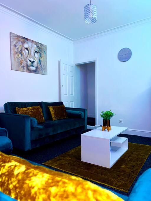 Home In Levenshulme, Manchester Esterno foto